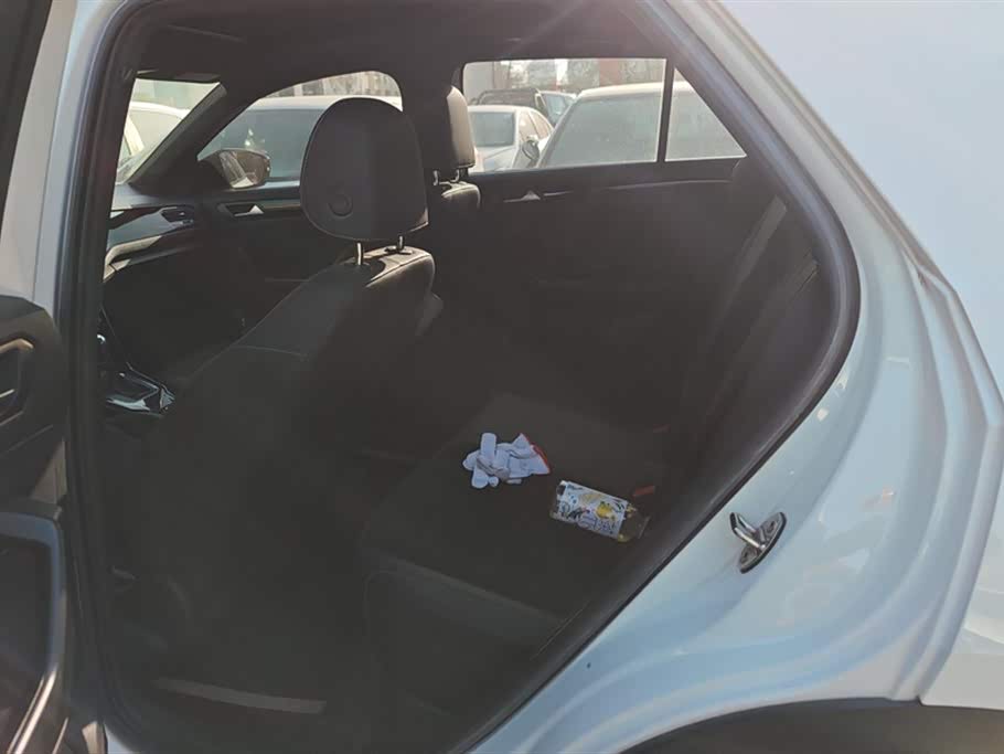 Volkswagen T-ROC exploring Songs