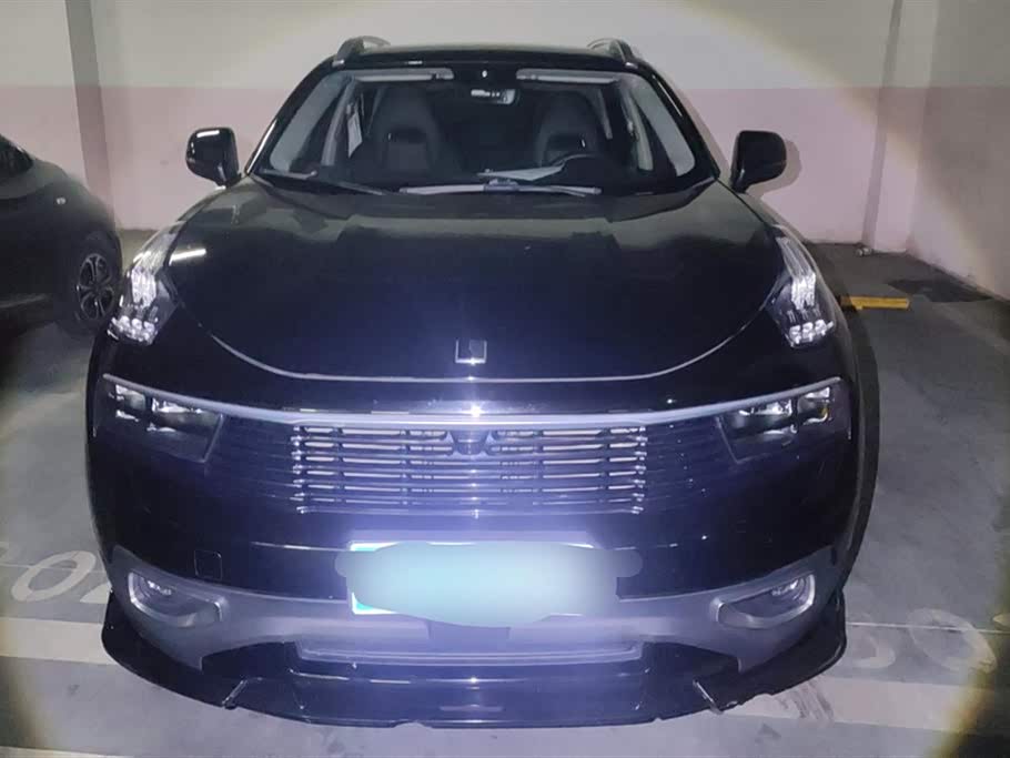 Lynk & Co 01
