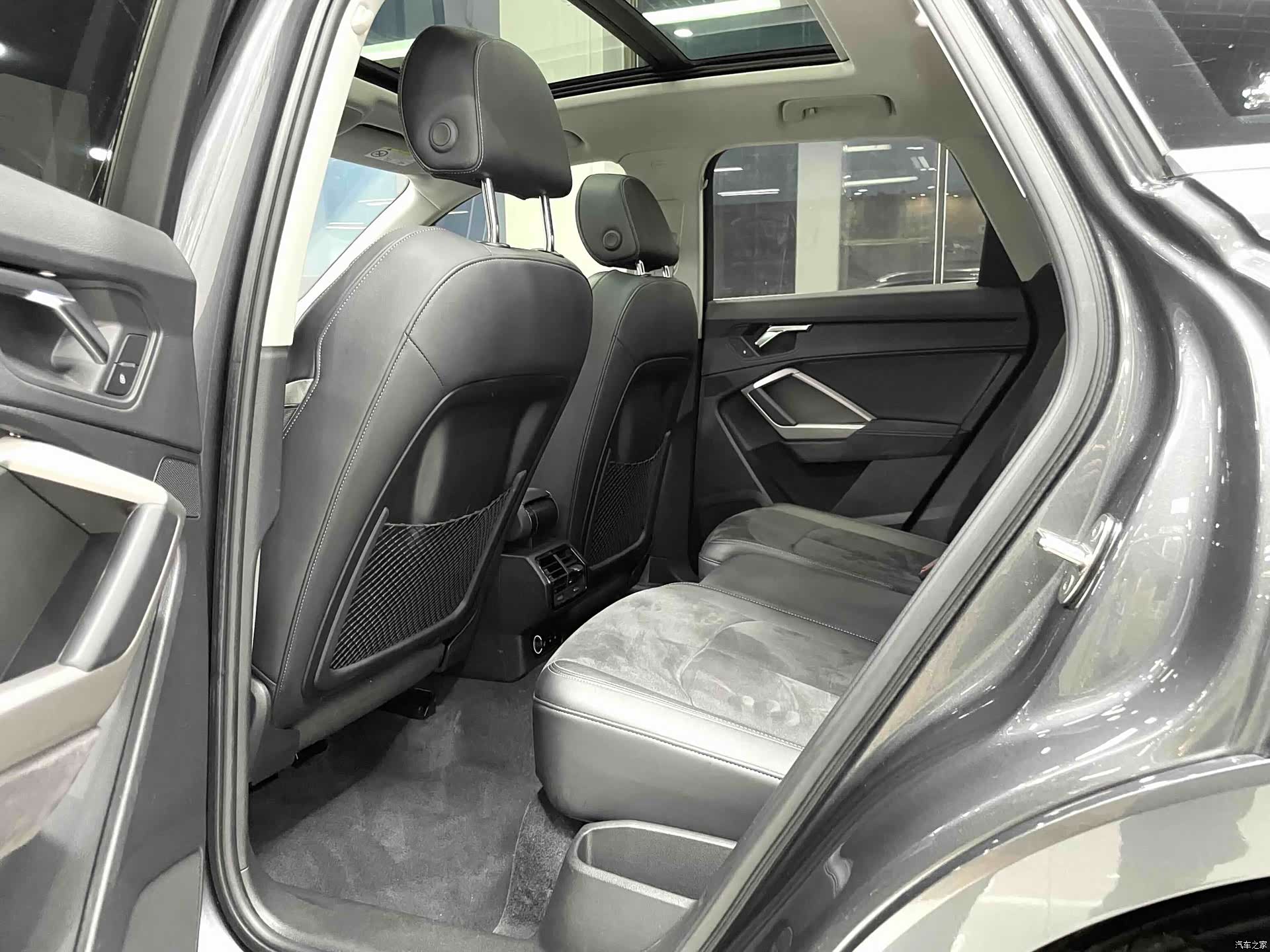 Audi Q3, 2022 10