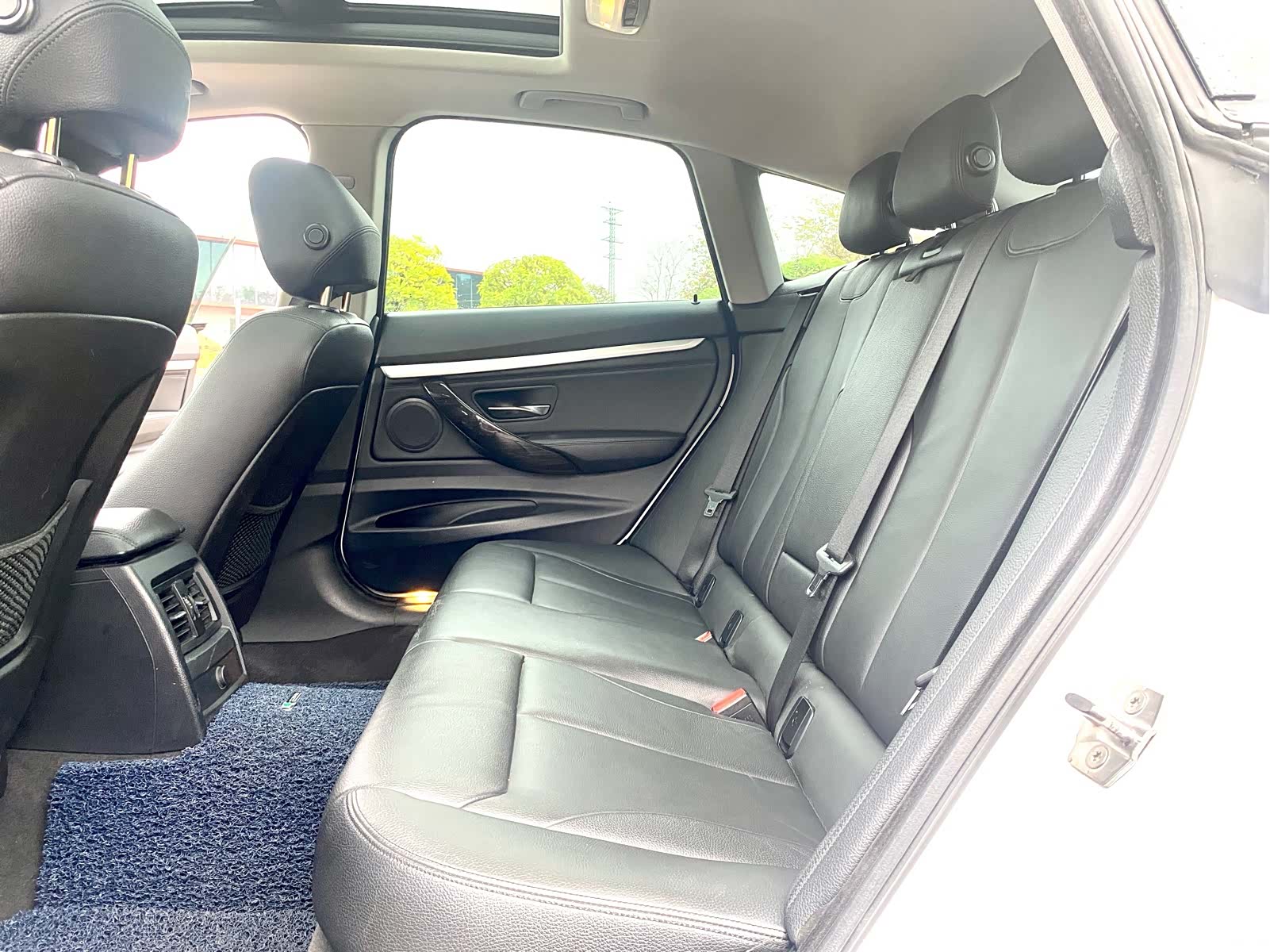 BMW 3 Series, 2015 12
