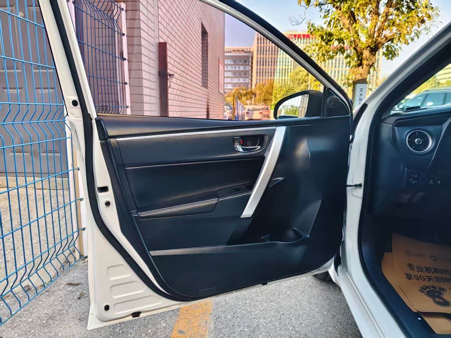 Toyota Corolla 2018, фото 8
