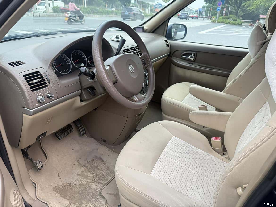 Buick GL8, 2014 8