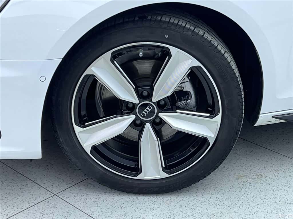 Audi A4L, 2022 10