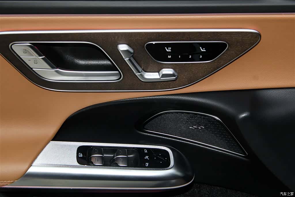 Mercedes-Benz E-Class, 2025 30