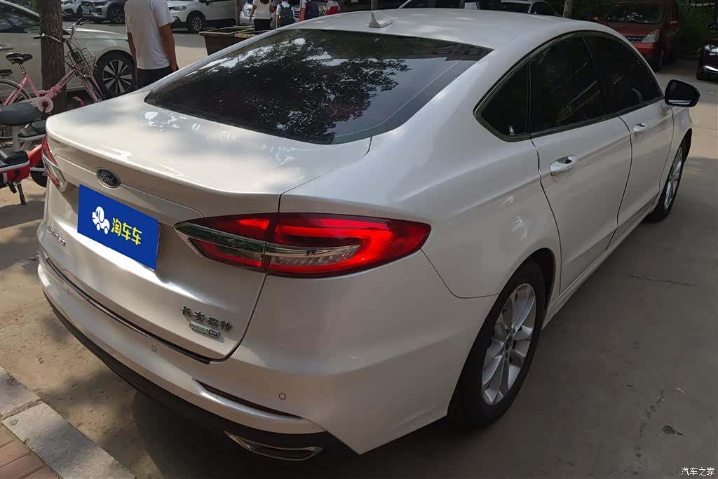 Ford Mondeo, 2021 3