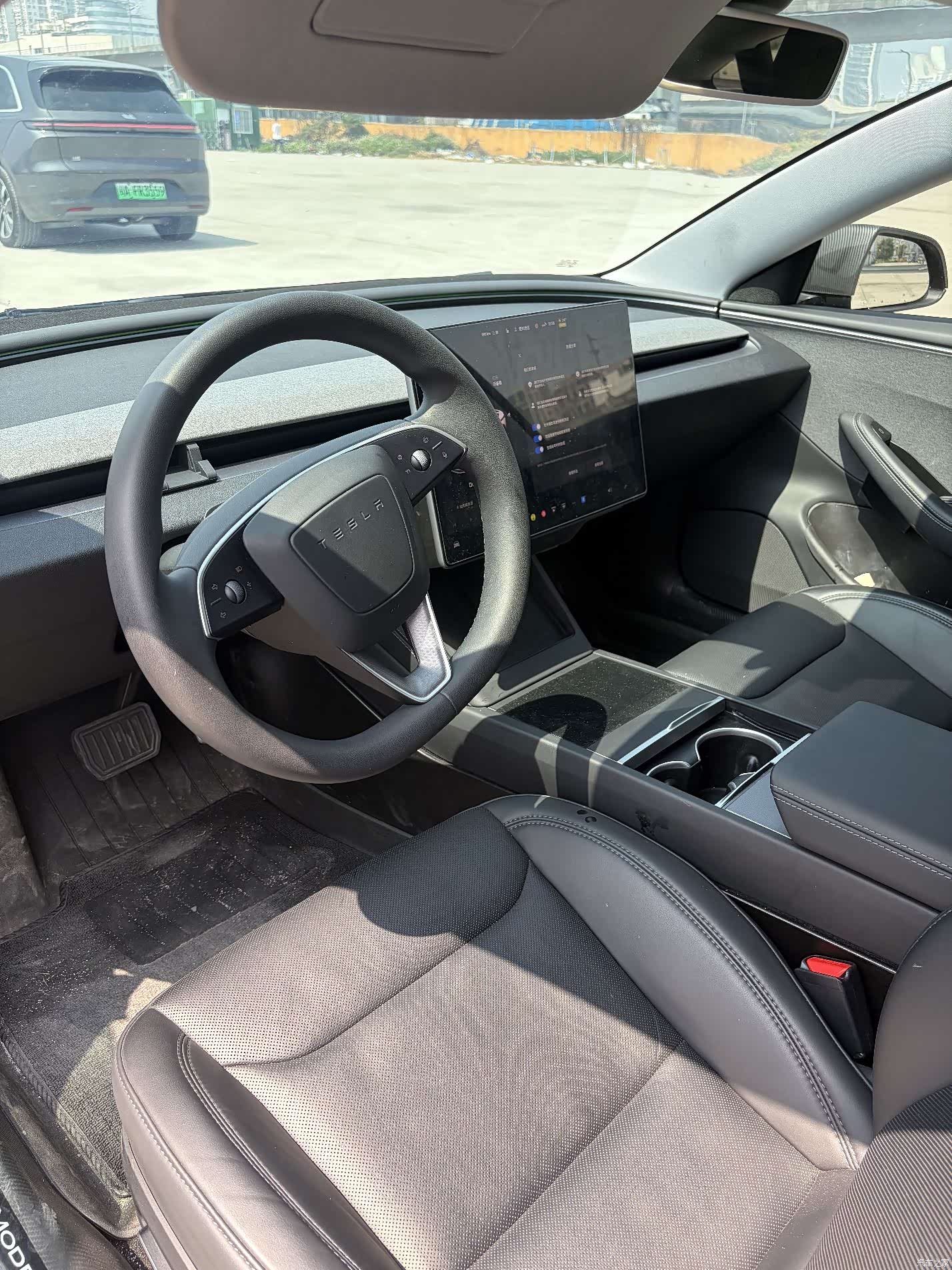 Tesla Model 3, 2025 4