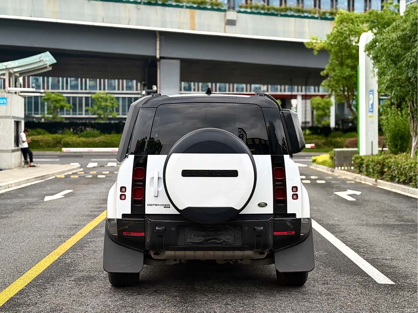 Land Rover Defender, 2022 4