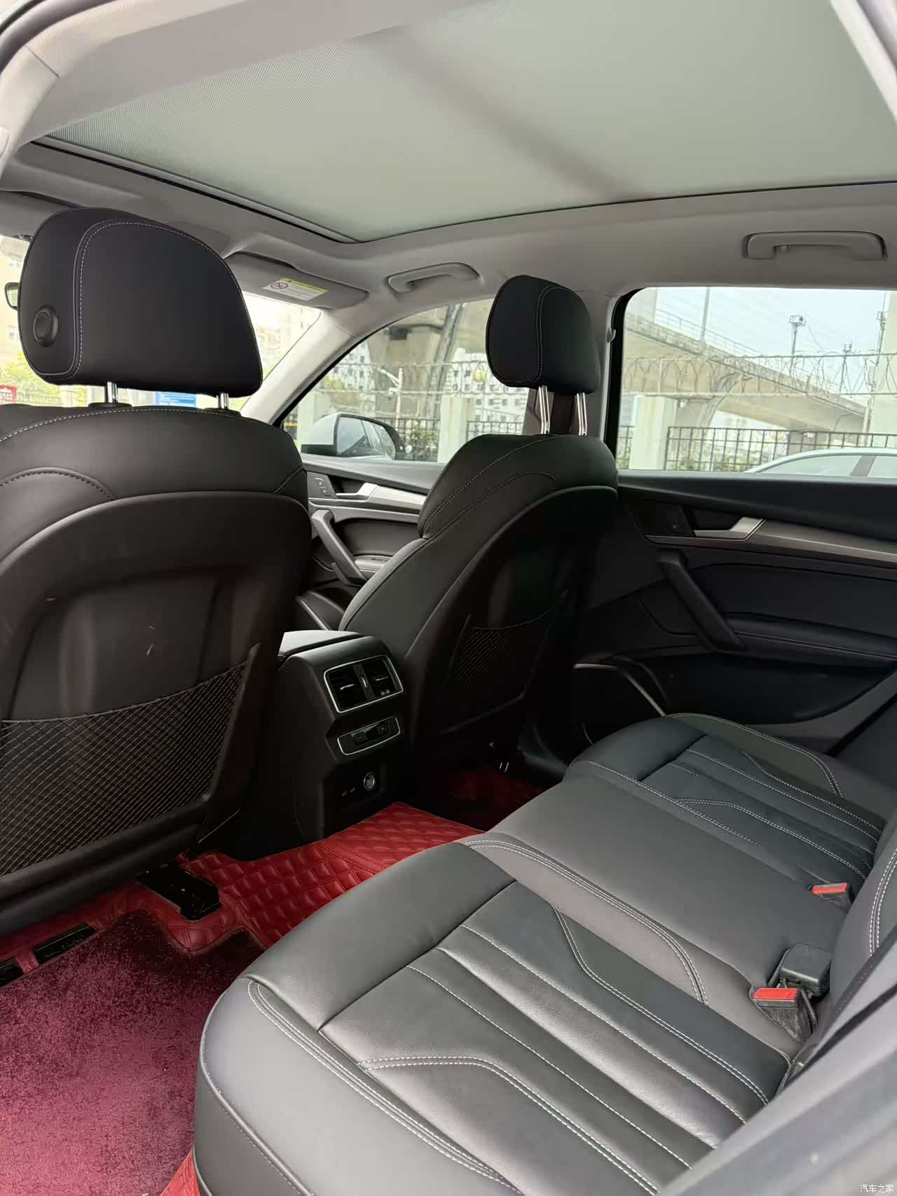 Audi Q5L, 2022 все фото