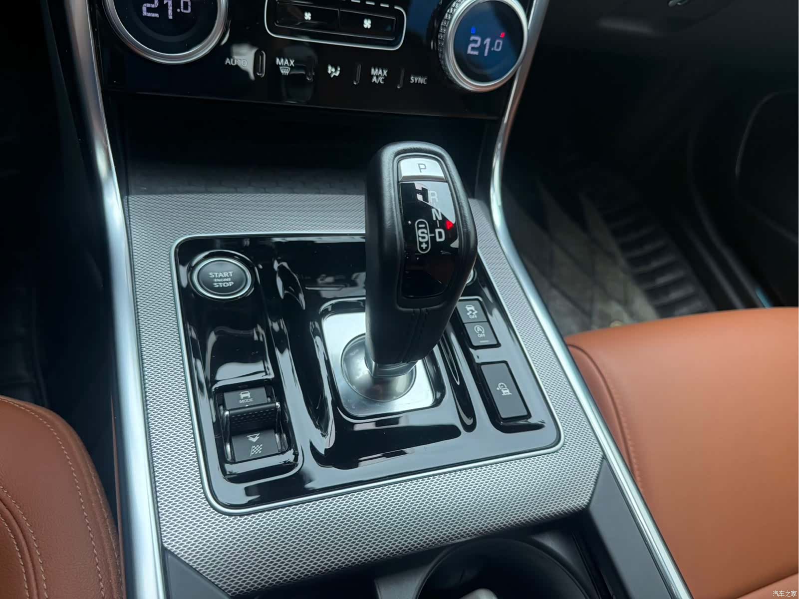 Land Rover XEL, 2022 13