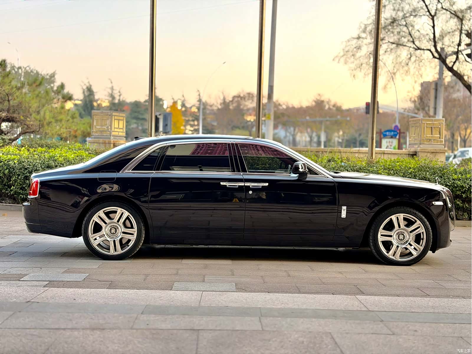 Rolls-Royce Ghost, 2018 все фото
