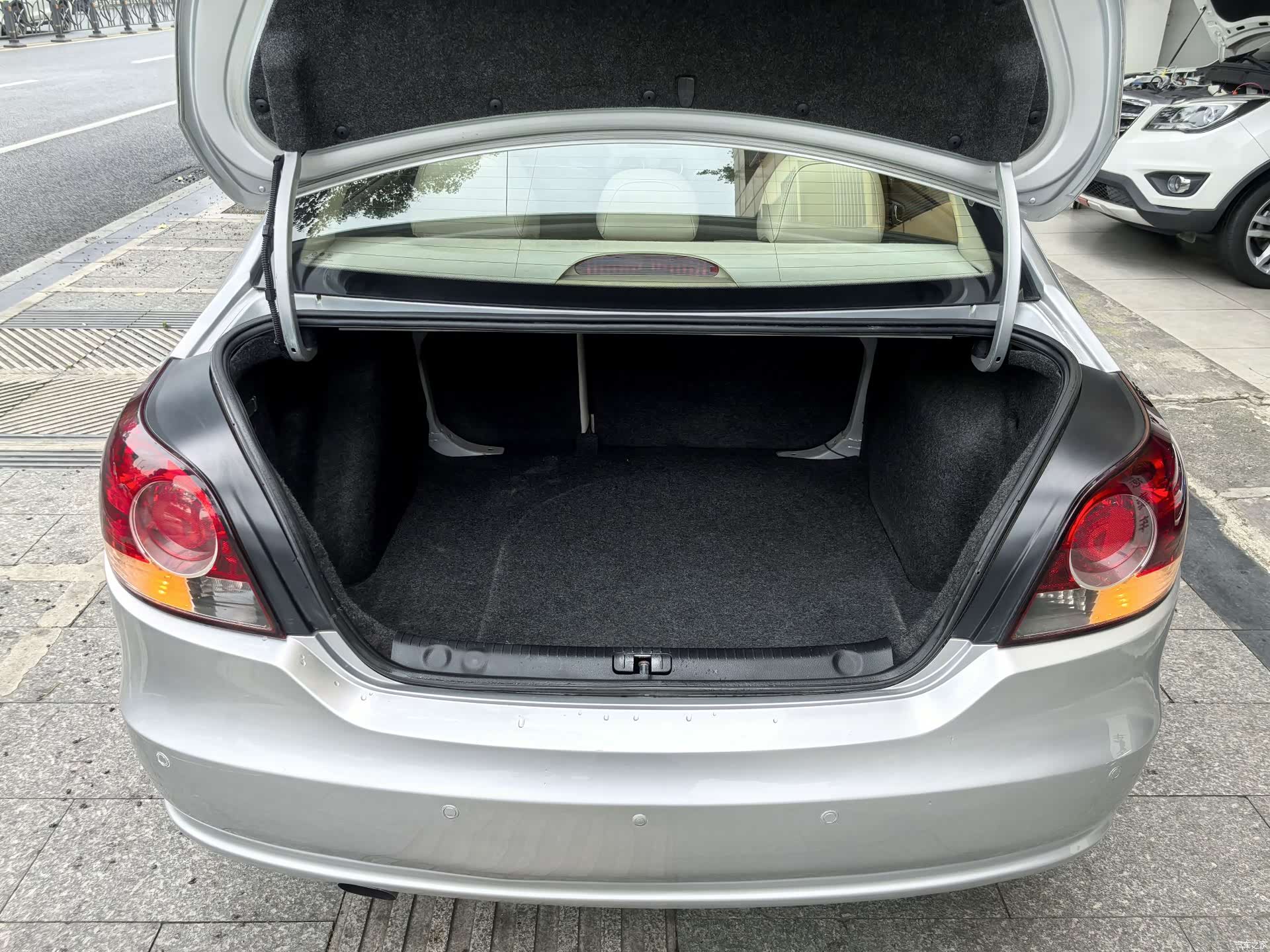 Volkswagen Lavida, 2011 15