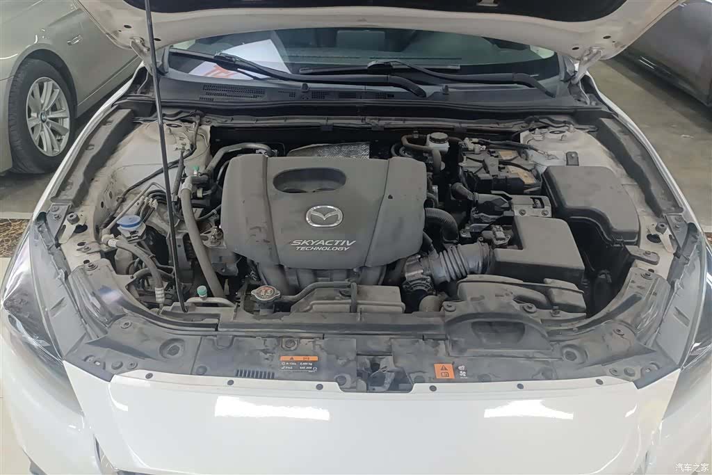 Mazda Mazda3, 2017 10