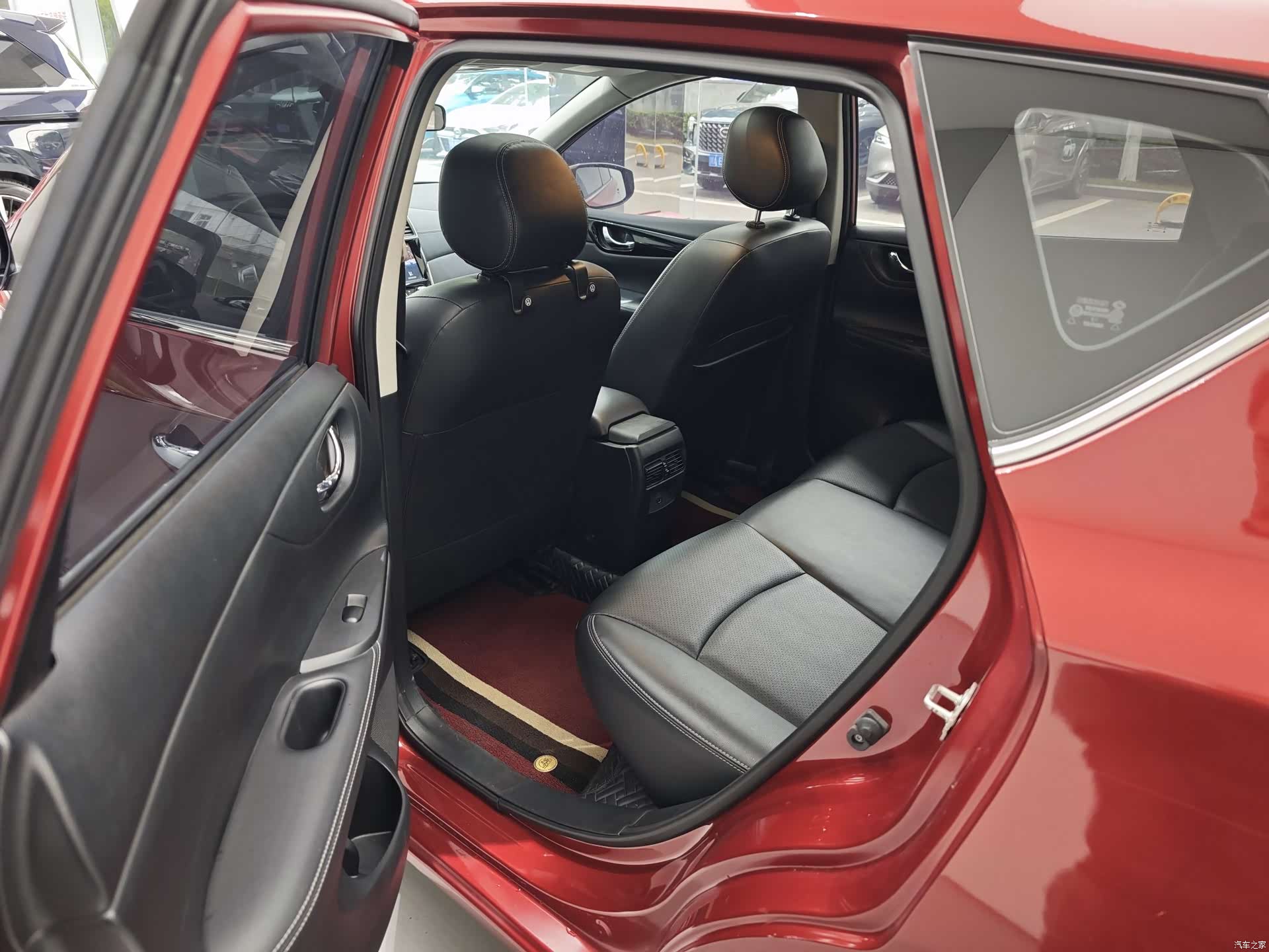 Nissan Tiida, 2022 11