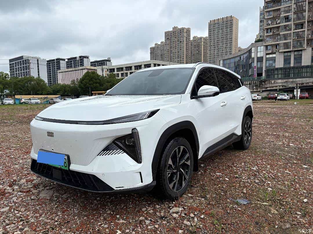 Geely Galaxy L7