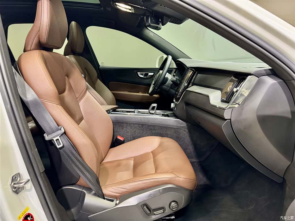Volvo XC60, 2022 18