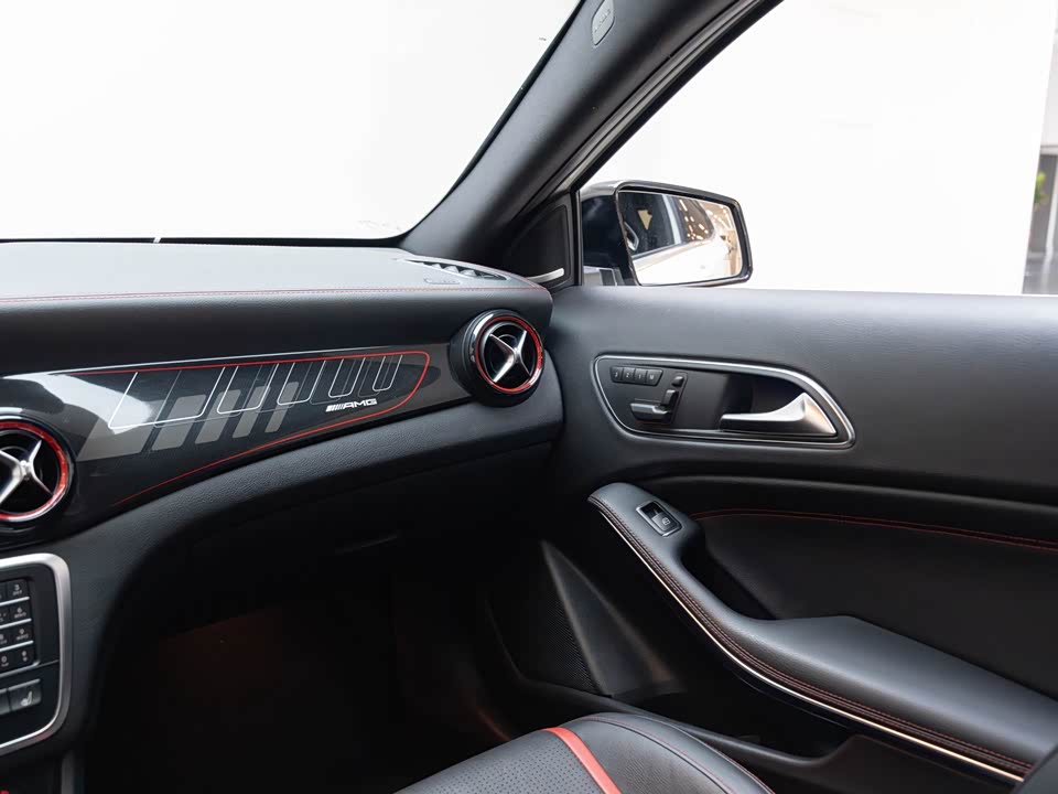 Mercedes-Benz GLA AMG