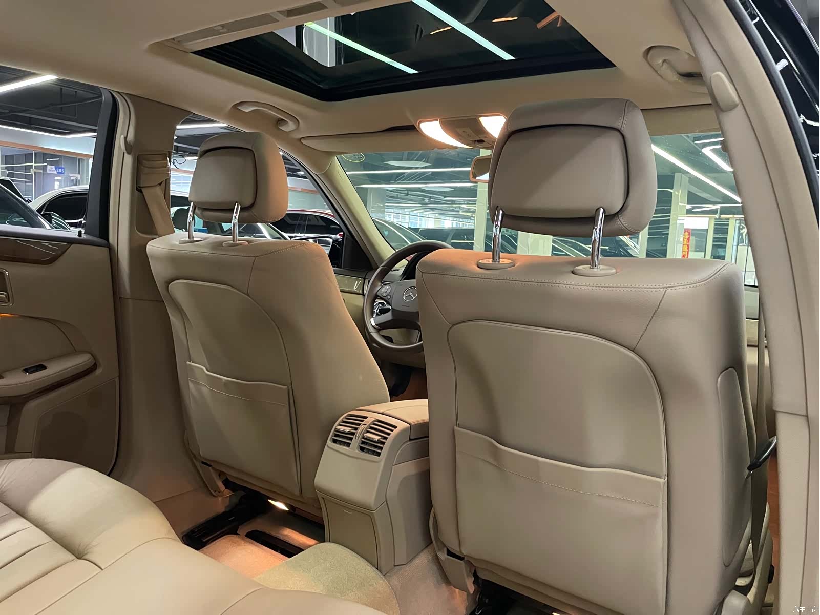 Mercedes-Benz E-Class, 2011 10