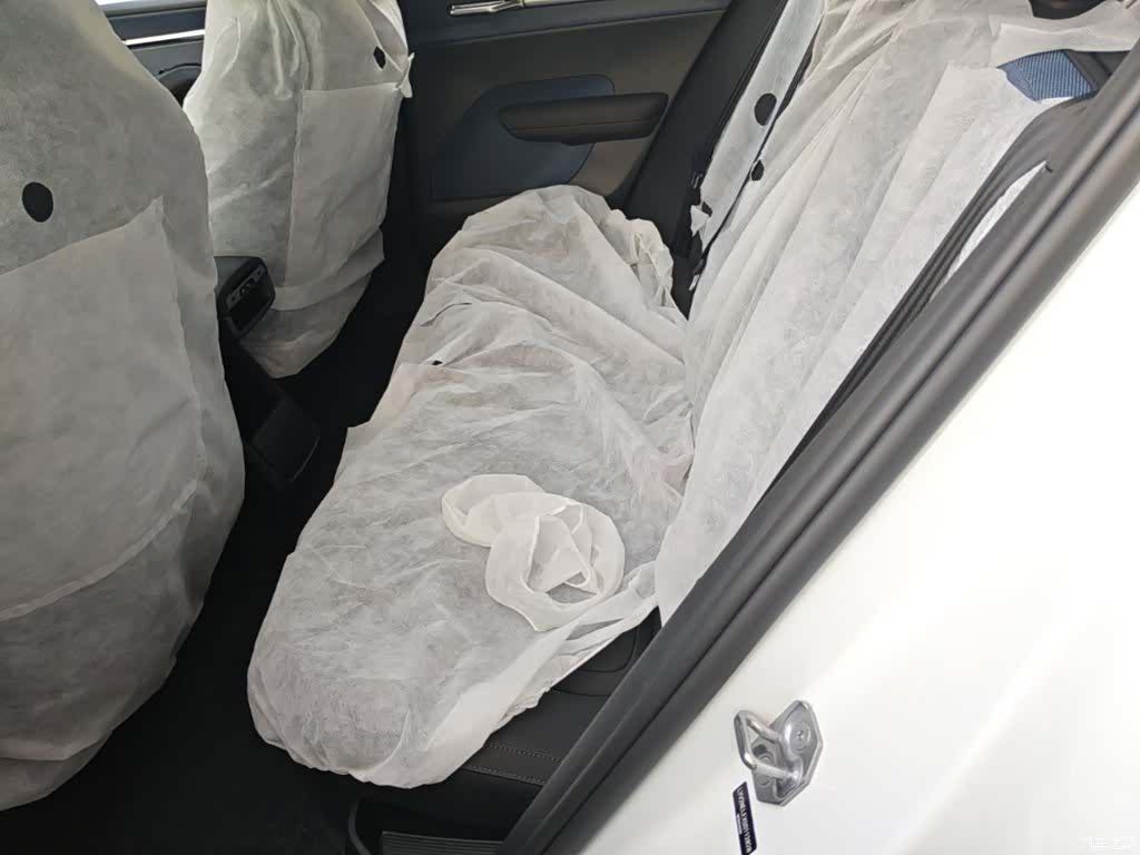 Volvo EX30, 2025 17