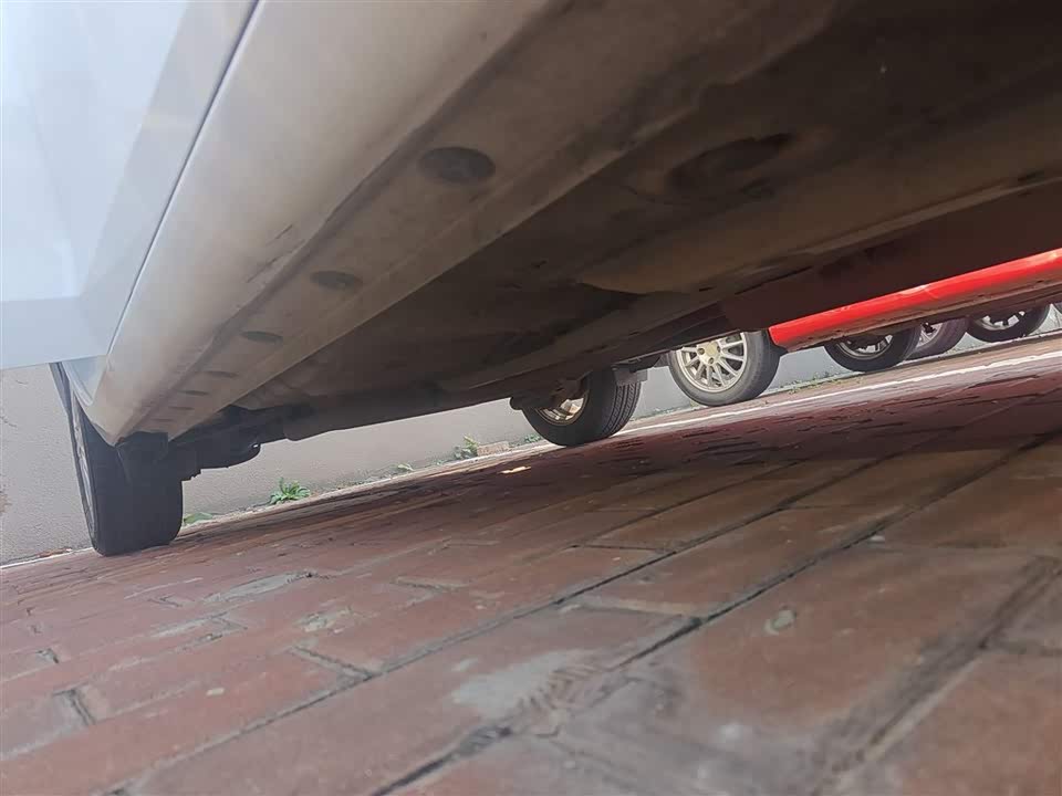 Toyota YARiS L to enjoy