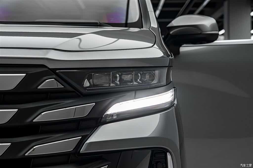Toyota Vellfire, 2023 38