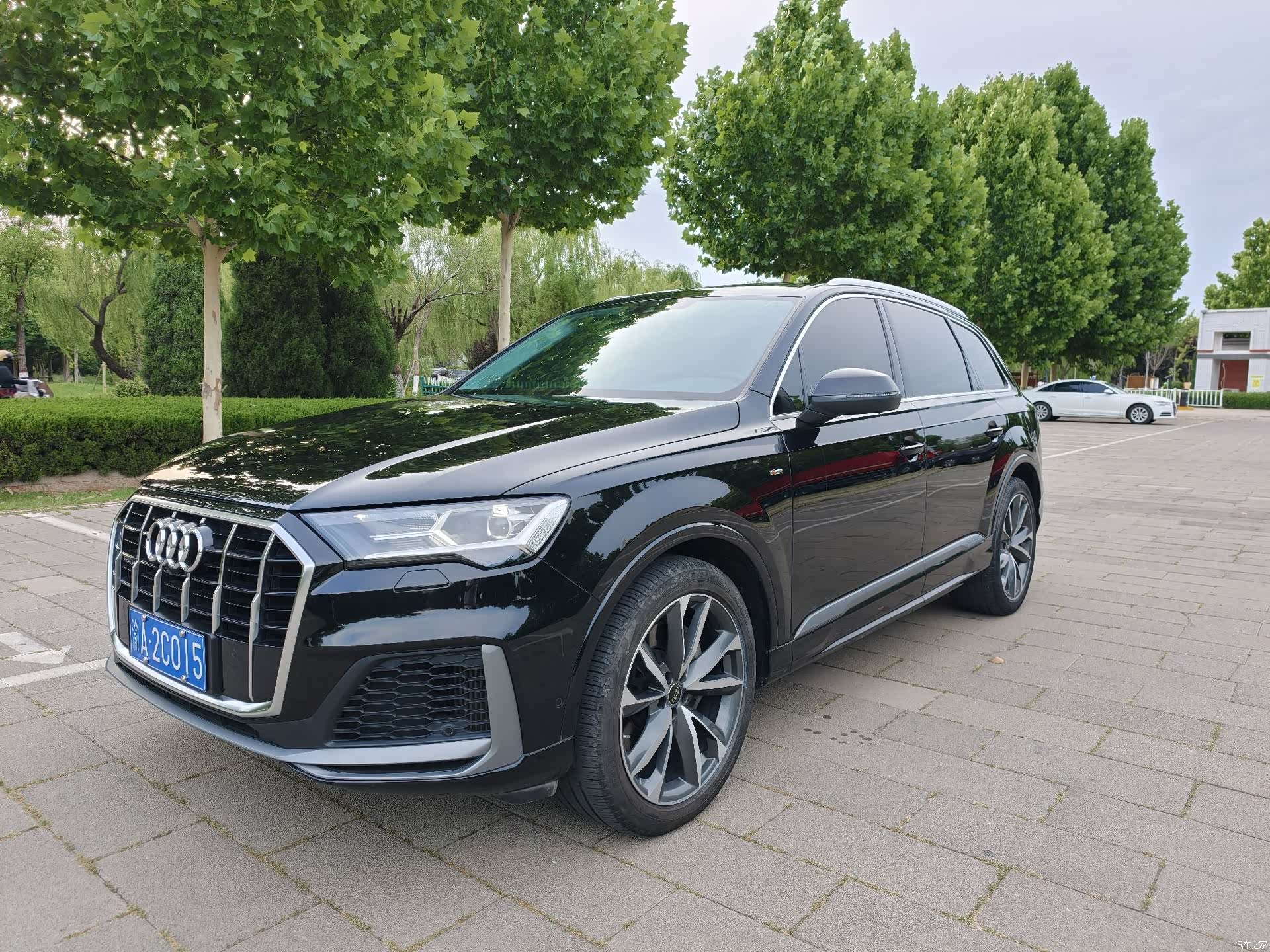 Audi Q7, 2023 1