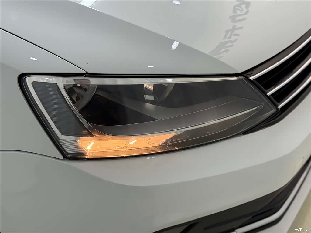 Volkswagen Sagitar, 2019 7