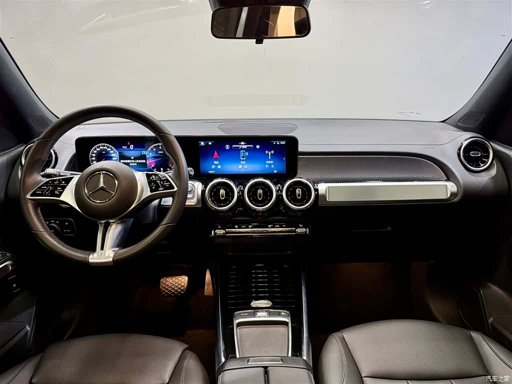 Mercedes-Benz GLB, 2025 14
