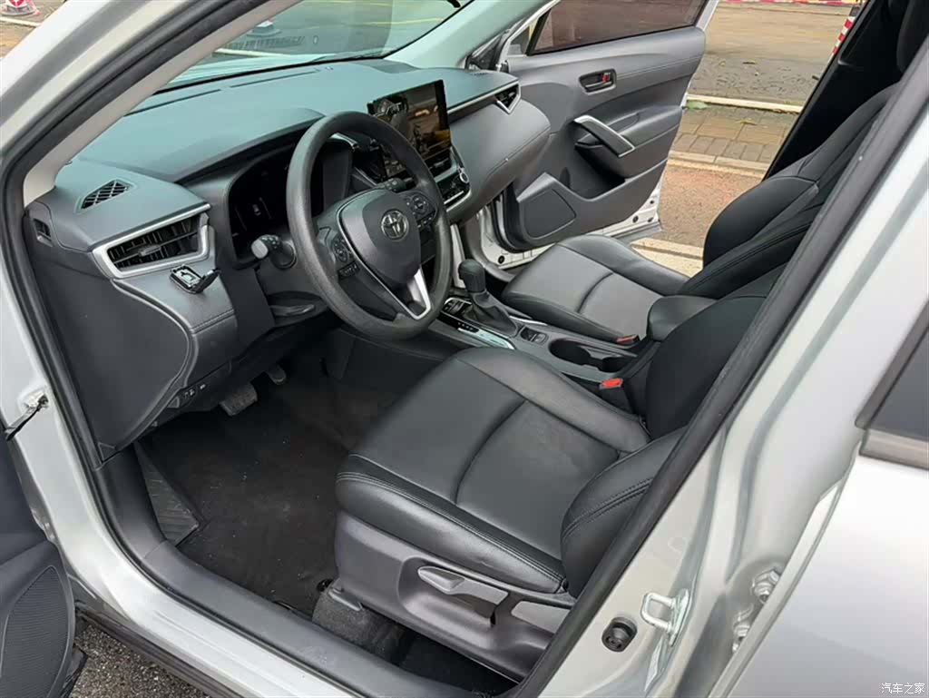 Toyota Frontlander, 2023 13