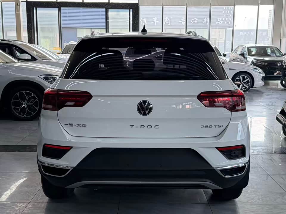 Volkswagen T-ROC exploring Songs