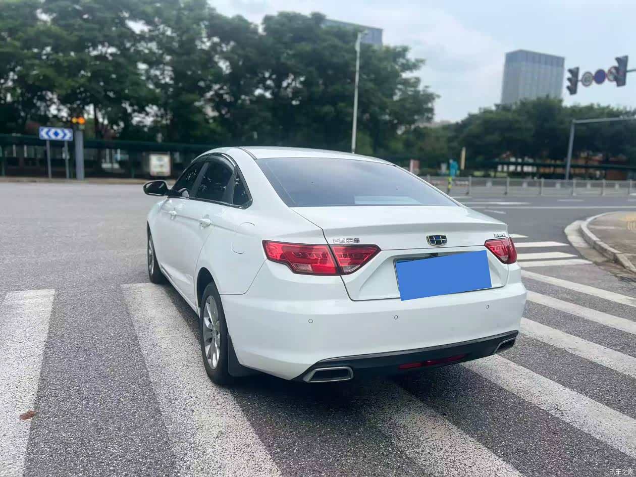 Geely Emgrand, 2017 4