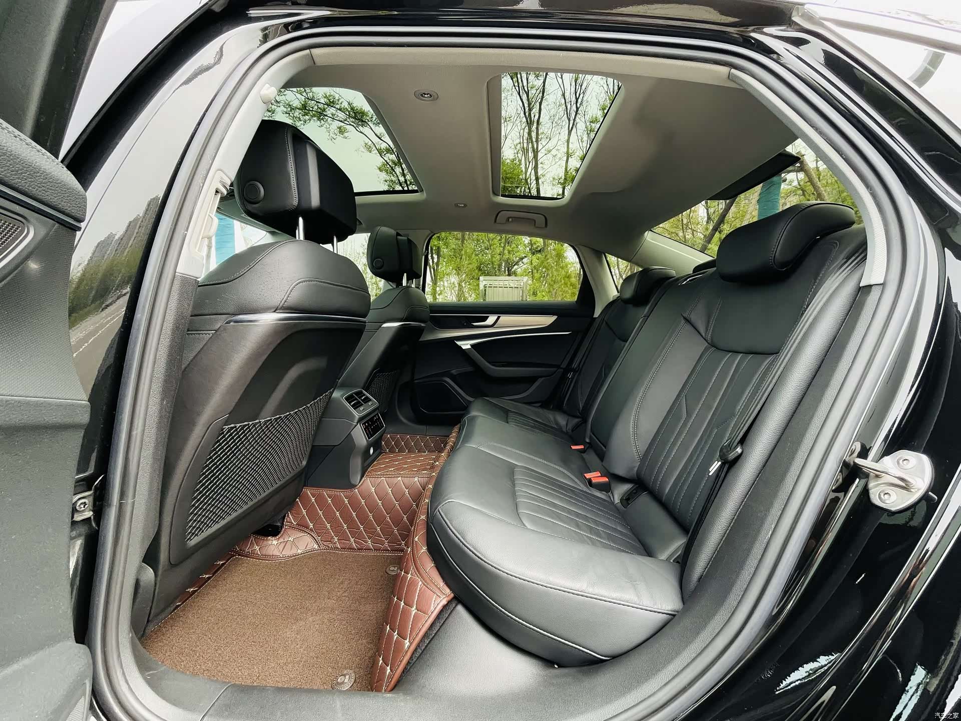 Audi A6L, 2021 все фото