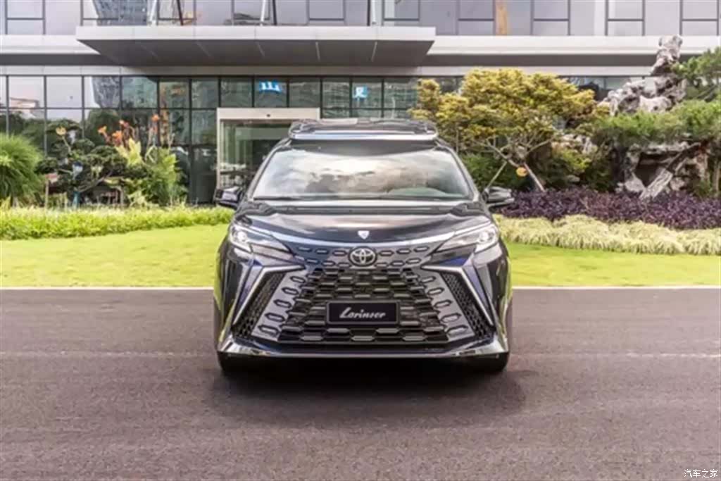Toyota Granvia, 2024 16