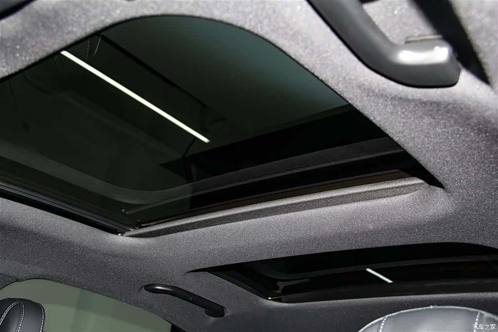 Mercedes-Benz C-Class, 2025 28