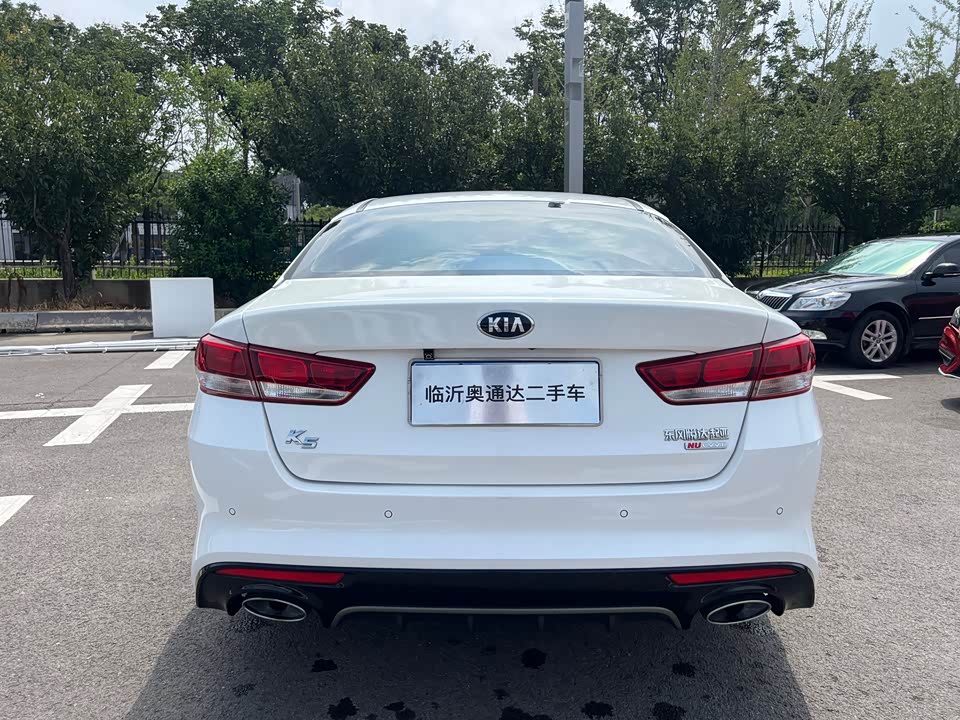 Kia K5 Kia K5