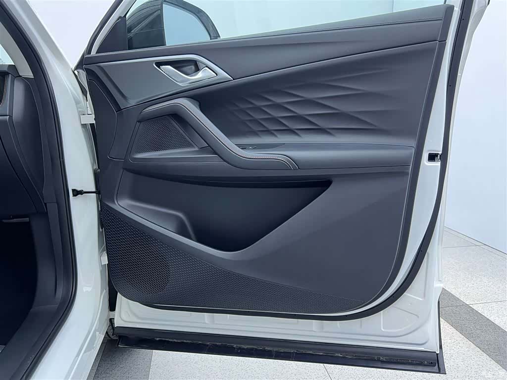Roewe RX5, 2023 20
