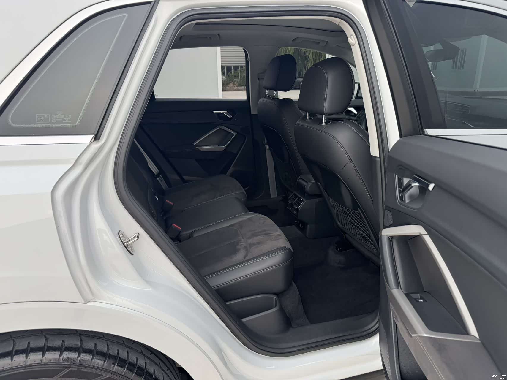 Audi Q3, 2022 10