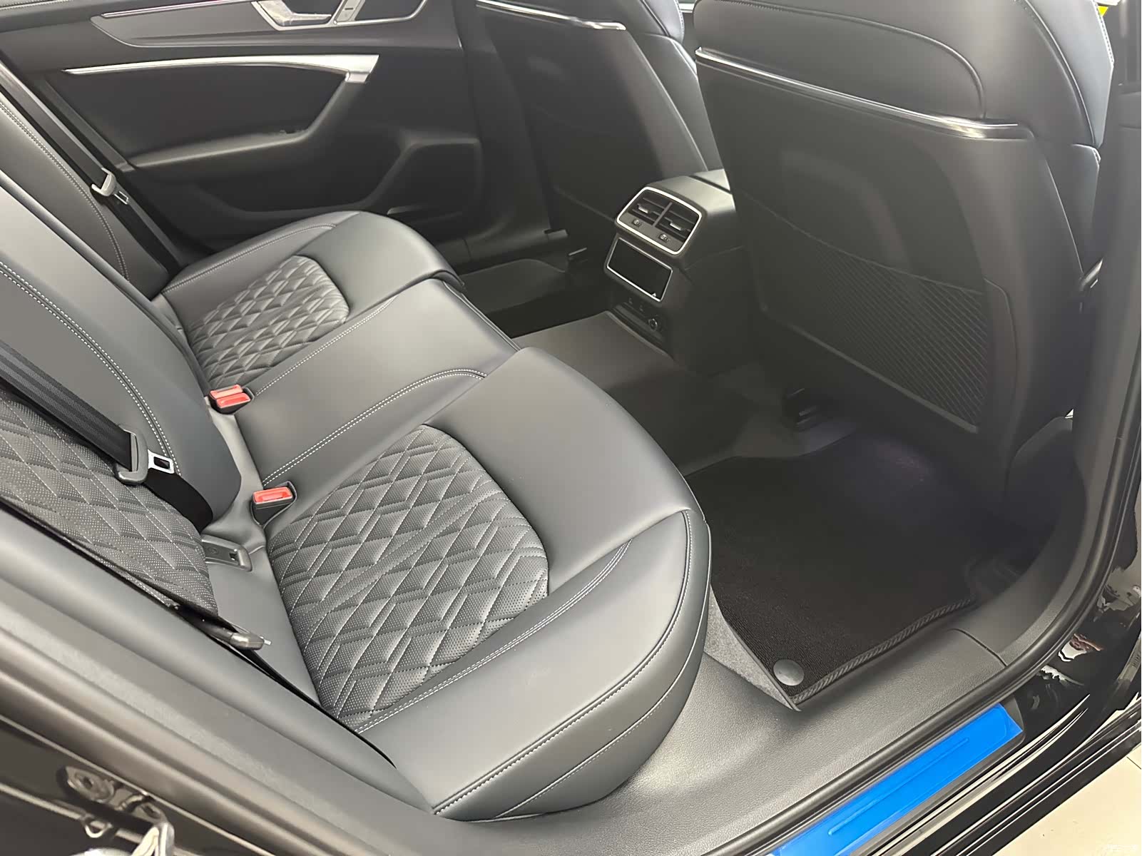 Audi A6L, 2026 9