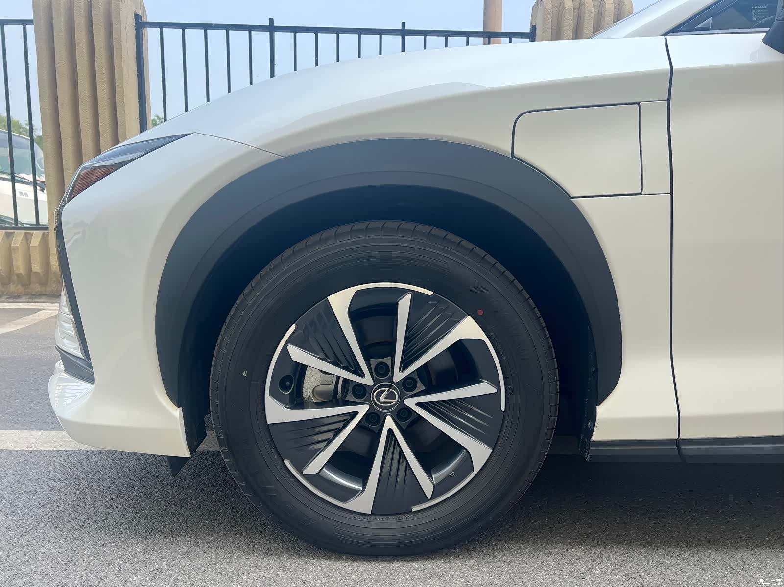Lexus RZ, 2023 12