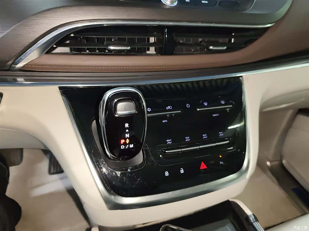 Buick GL8, 2022 10