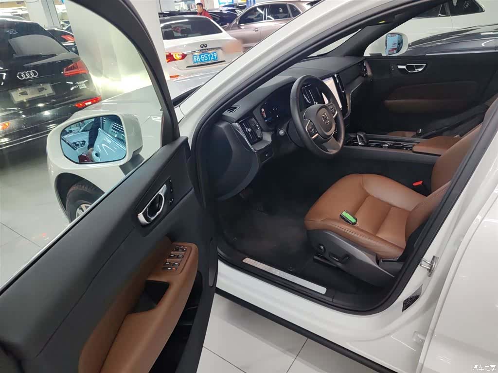 Volvo XC60, 2025 16