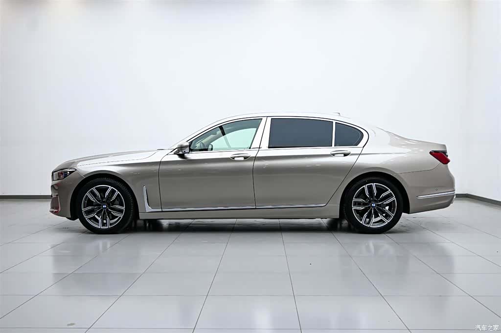 BMW 7 Series, 2021 все фото