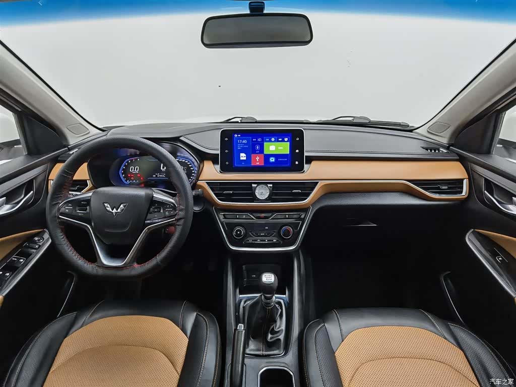 Wuling Hongguang, 2018 все фото