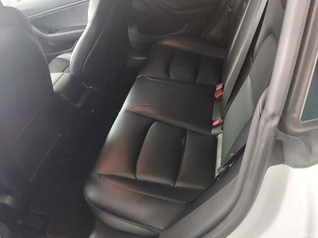 Tesla Model 3, 2019 17
