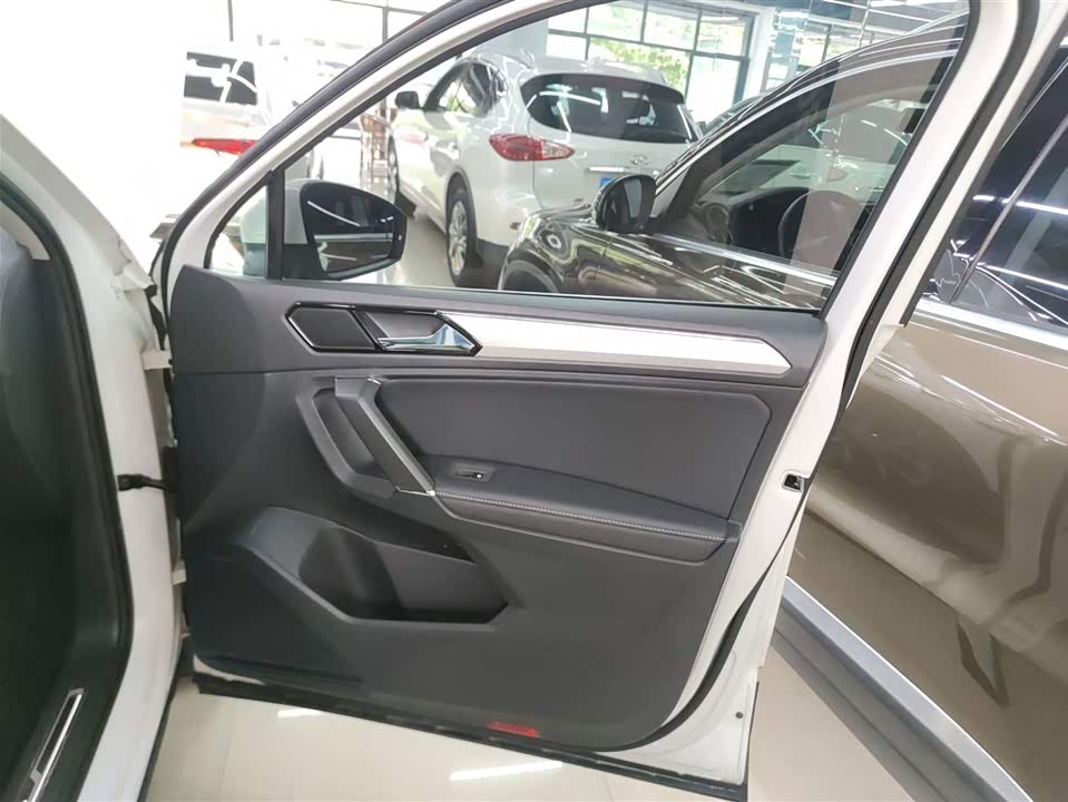 Volkswagen Tiguan L Volkswagen Tiguan L