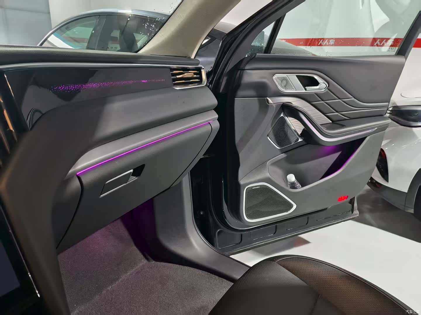 Hongqi HS7, 2024 12