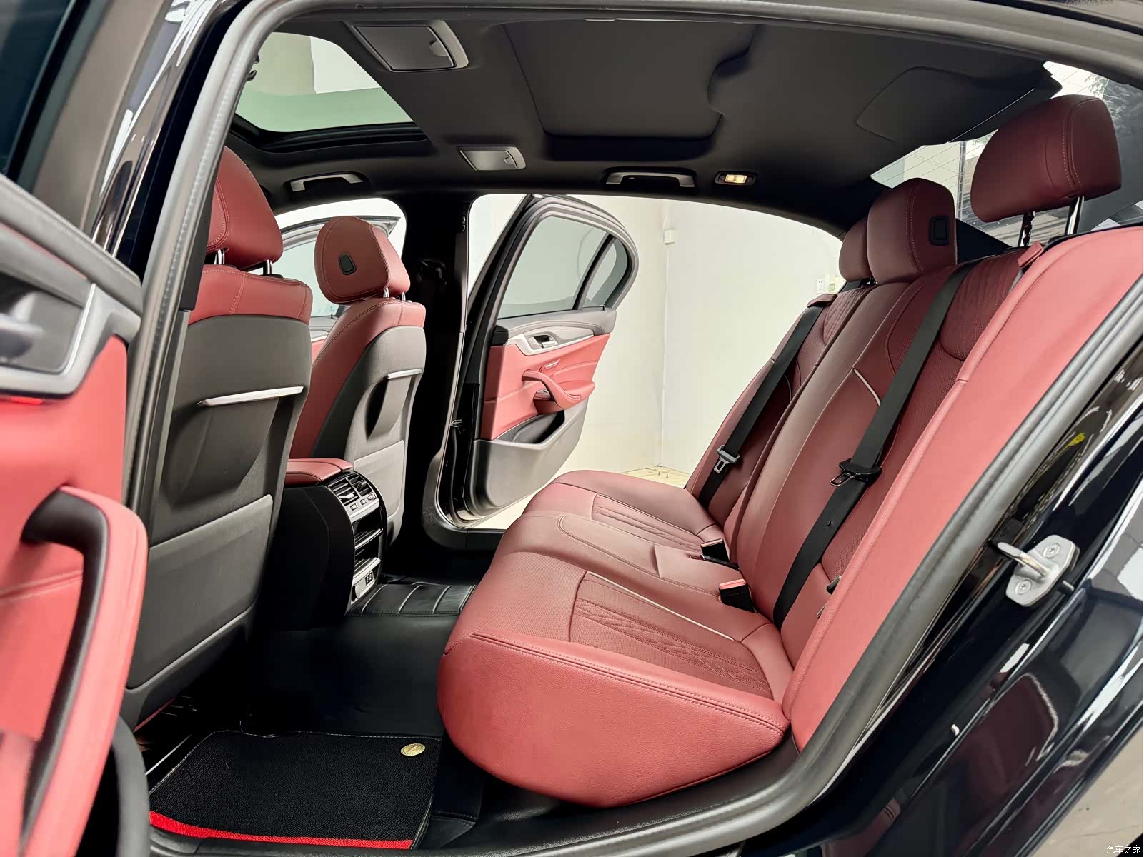 BMW 5 Series, 2023 9