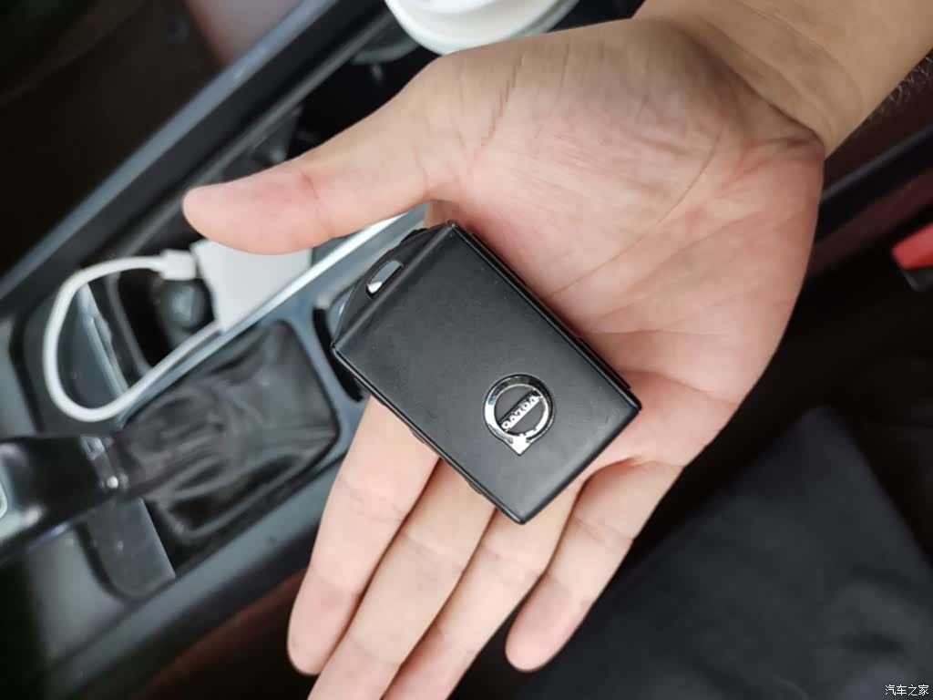 Volvo XC60, 2018 9