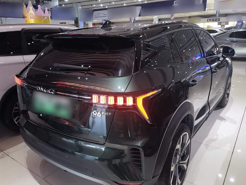 Lynk & Co 06 EM-P
