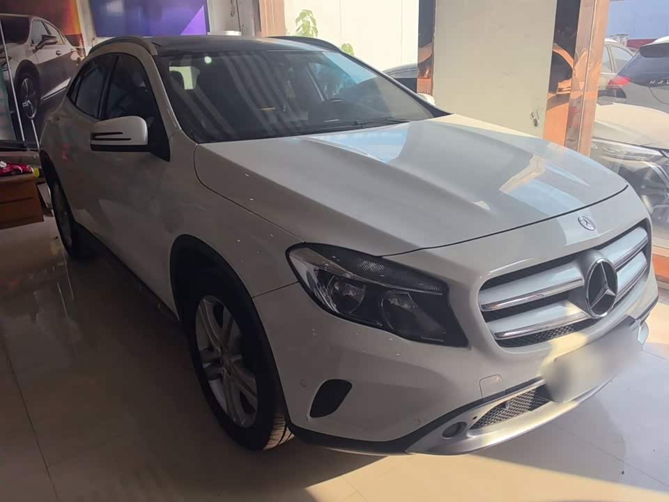 Mercedes-Benz GLA