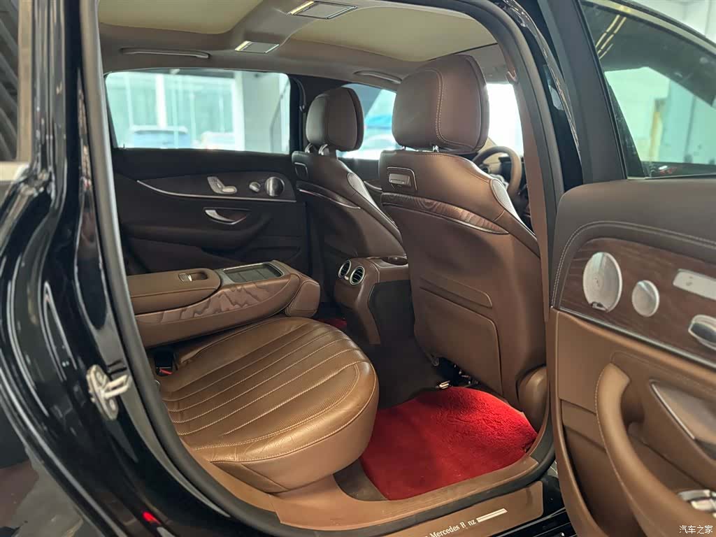 Mercedes-Benz E-Class, 2019 11